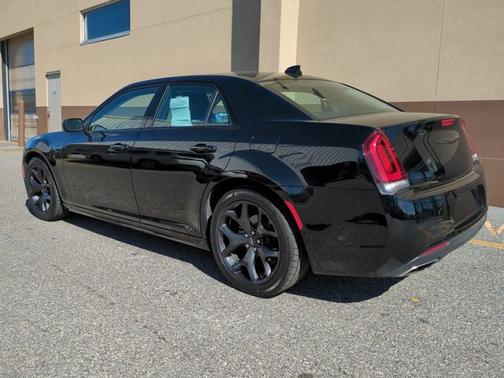 2022 Chrysler 300 Touring L