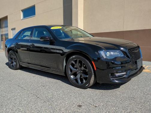 2022 Chrysler 300 Touring L