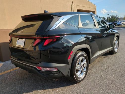 2023 Hyundai TUCSON SE