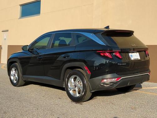 2023 Hyundai TUCSON SE