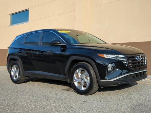 2023 Hyundai TUCSON SE