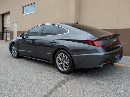 2022 Hyundai SONATA SEL