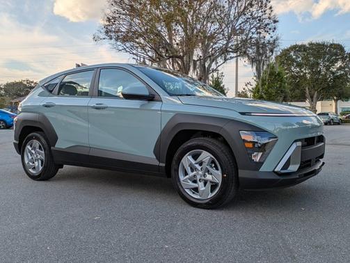 2026 Hyundai KONA SE