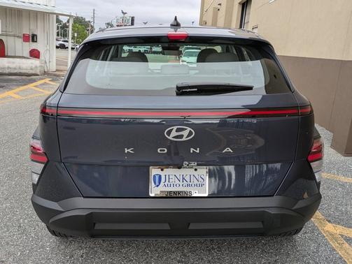 2026 Hyundai KONA SE