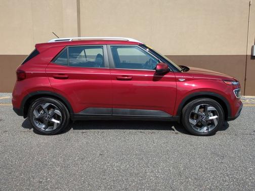 2024 Hyundai VENUE Limited