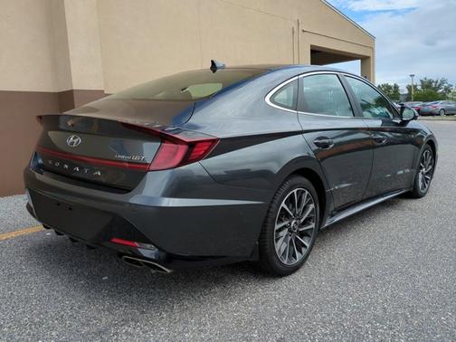 2022 Hyundai SONATA Limited