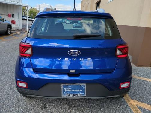 2024 Hyundai VENUE SEL