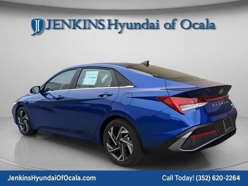 2025 Hyundai ELANTRA Limited