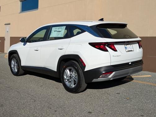 2026 Hyundai TUCSON SE