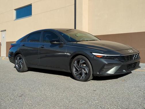 2025 Hyundai ELANTRA SEL Sport