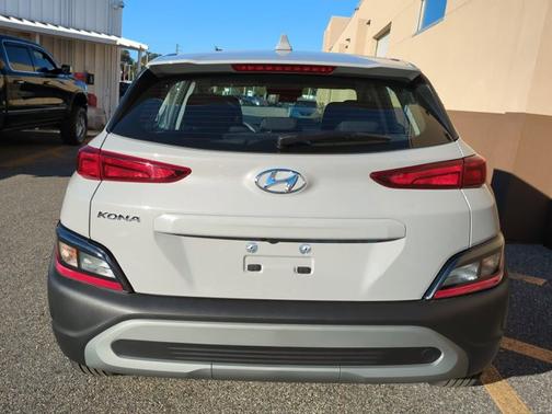 2022 Hyundai KONA SE