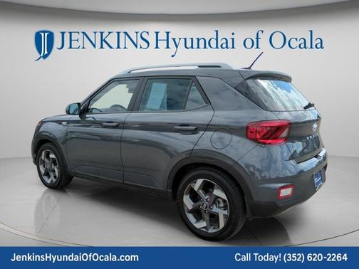 2023 Hyundai VENUE SEL