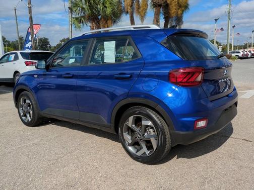 2022 Hyundai VENUE Limited