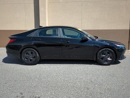 2023 Hyundai ELANTRA HEV Blue