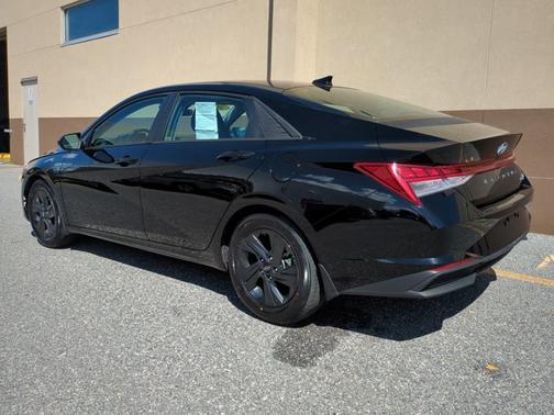 2023 Hyundai ELANTRA HEV Blue
