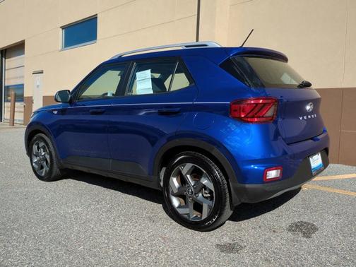 2024 Hyundai VENUE SEL