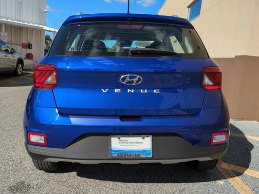 2024 Hyundai VENUE SEL