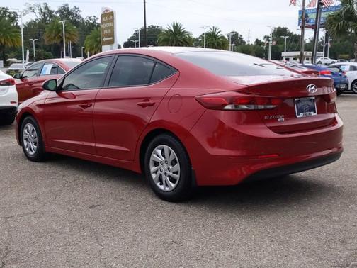 2018 Hyundai ELANTRA SE