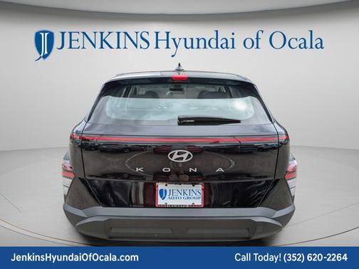 Abyss Black Pearl 2027 Hyundai KONA SE