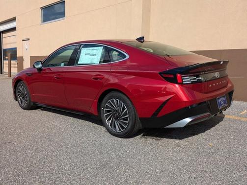 2025 Hyundai SONATA Hybrid SEL