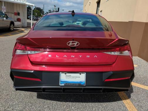 2025 Hyundai ELANTRA SEL Convenience