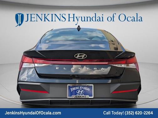 Abyss Black 2026 Hyundai ELANTRA SE