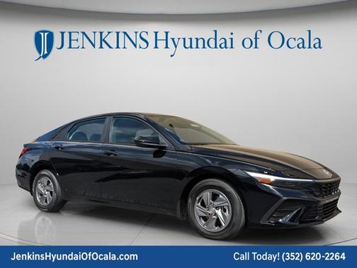 Abyss Black 2026 Hyundai ELANTRA SE