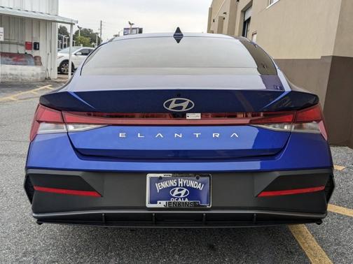 2025 Hyundai ELANTRA SEL Sport