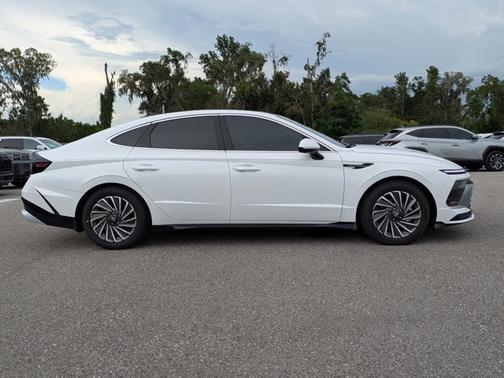 2025 Hyundai SONATA Hybrid Limited