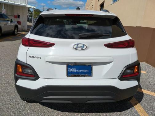 2021 Hyundai KONA SEL