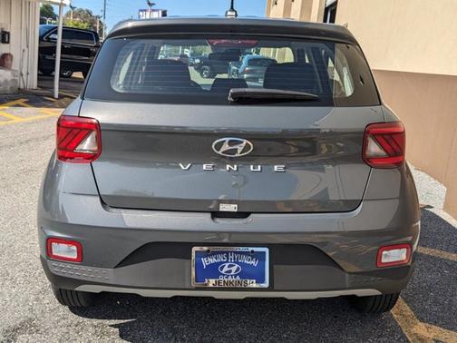 2025 Hyundai VENUE SE