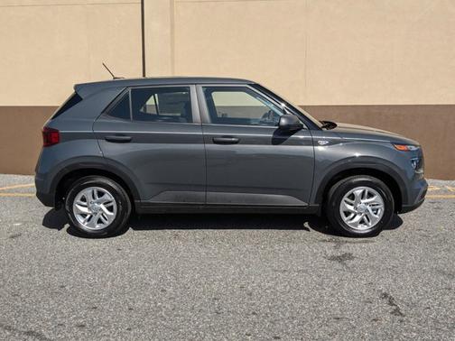 2025 Hyundai VENUE SE