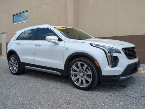 2022 Cadillac XT4 AWD Premium Luxury