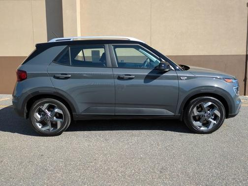 2024 Hyundai VENUE Limited