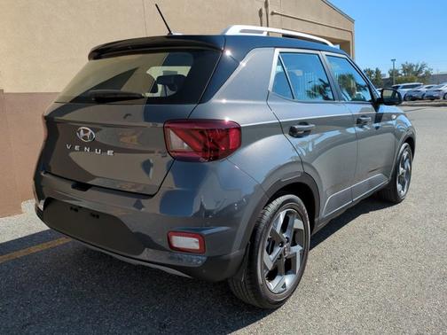 2024 Hyundai VENUE Limited