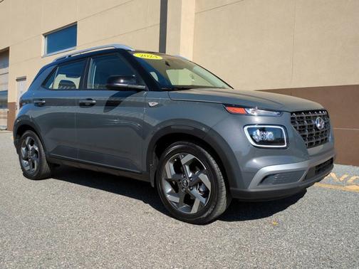 2024 Hyundai VENUE Limited