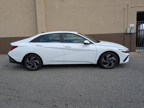 2025 Hyundai ELANTRA HEV Limited