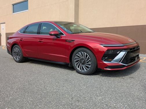 2025 Hyundai SONATA Hybrid Limited