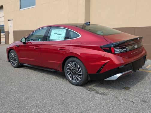 2025 Hyundai SONATA Hybrid Limited