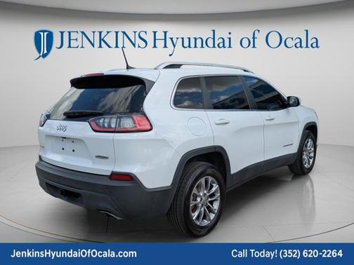 Bright White Clearcoat 2019 Jeep Cherokee Latitude Plus