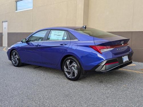 2025 Hyundai ELANTRA SEL Convenience