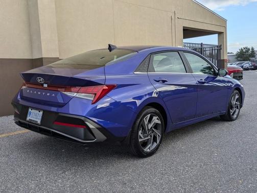 2025 Hyundai ELANTRA SEL Convenience