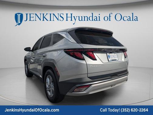 Shimmering Silver 2026 Hyundai TUCSON SE
