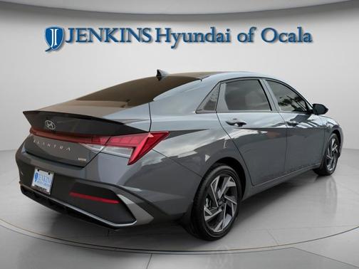 2025 Hyundai ELANTRA HEV SEL Sport