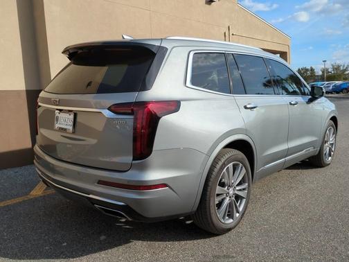 2023 Cadillac XT6 FWD Premium Luxury