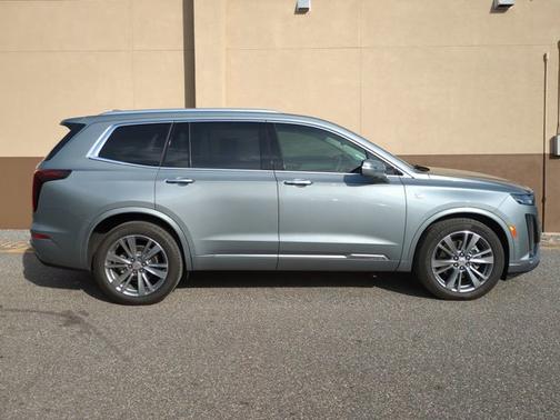 2023 Cadillac XT6 FWD Premium Luxury