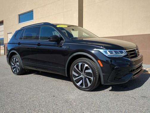 2022 Volkswagen Tiguan SE R-Line Black