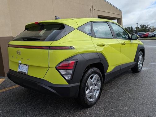2026 Hyundai KONA SE