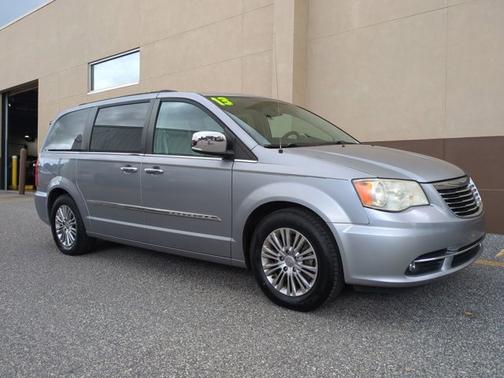 2013 Chrysler Town & Country Touring-L