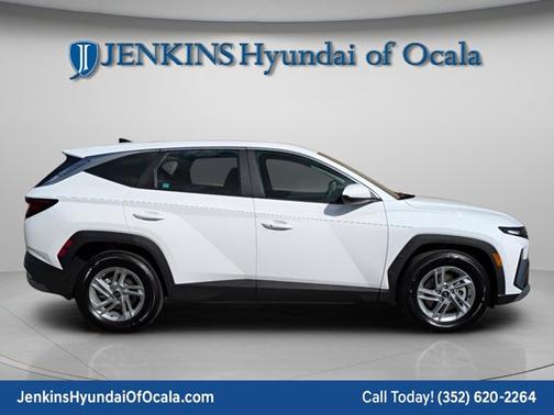 2025 Hyundai TUCSON SE